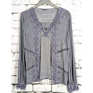 FRECKLED POPPY x POL Boho Floral Embroidered LS V-Neck Top Lavender Gray XL